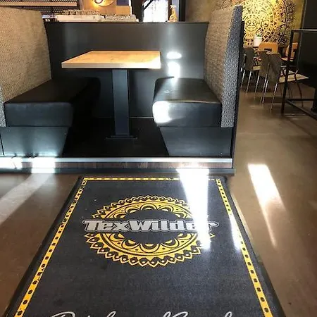 & Restaurant Lapuahovi 3*